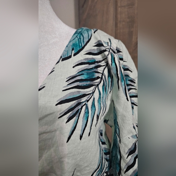 LE LIS Tropical Linen Blend Leaf Print Puff Sleeve Crop Top Mint/teal.Size Small - Picture 9 of 13